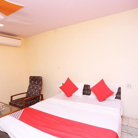Oyo 37533 Hotel Ashirwad Dzsabalpur Kültér fotó