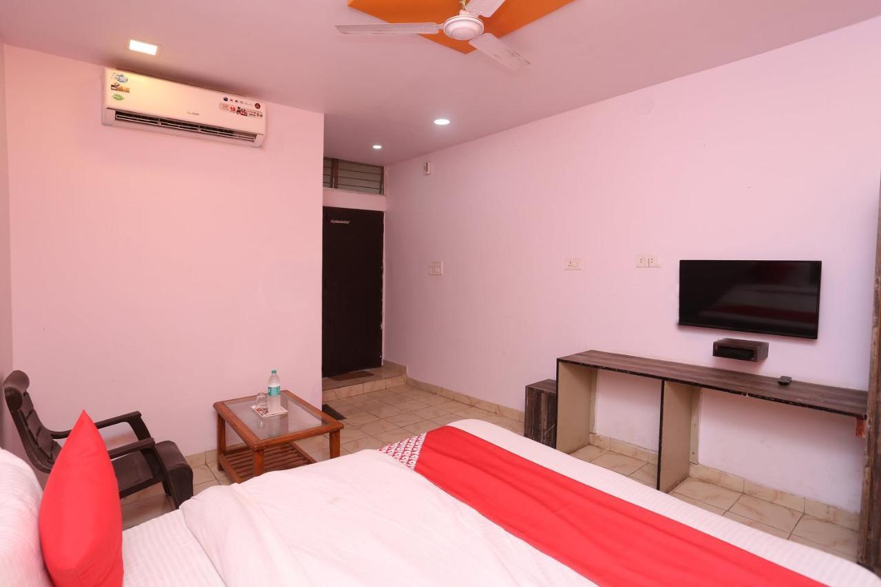 Oyo 37533 Hotel Ashirwad Dzsabalpur Kültér fotó