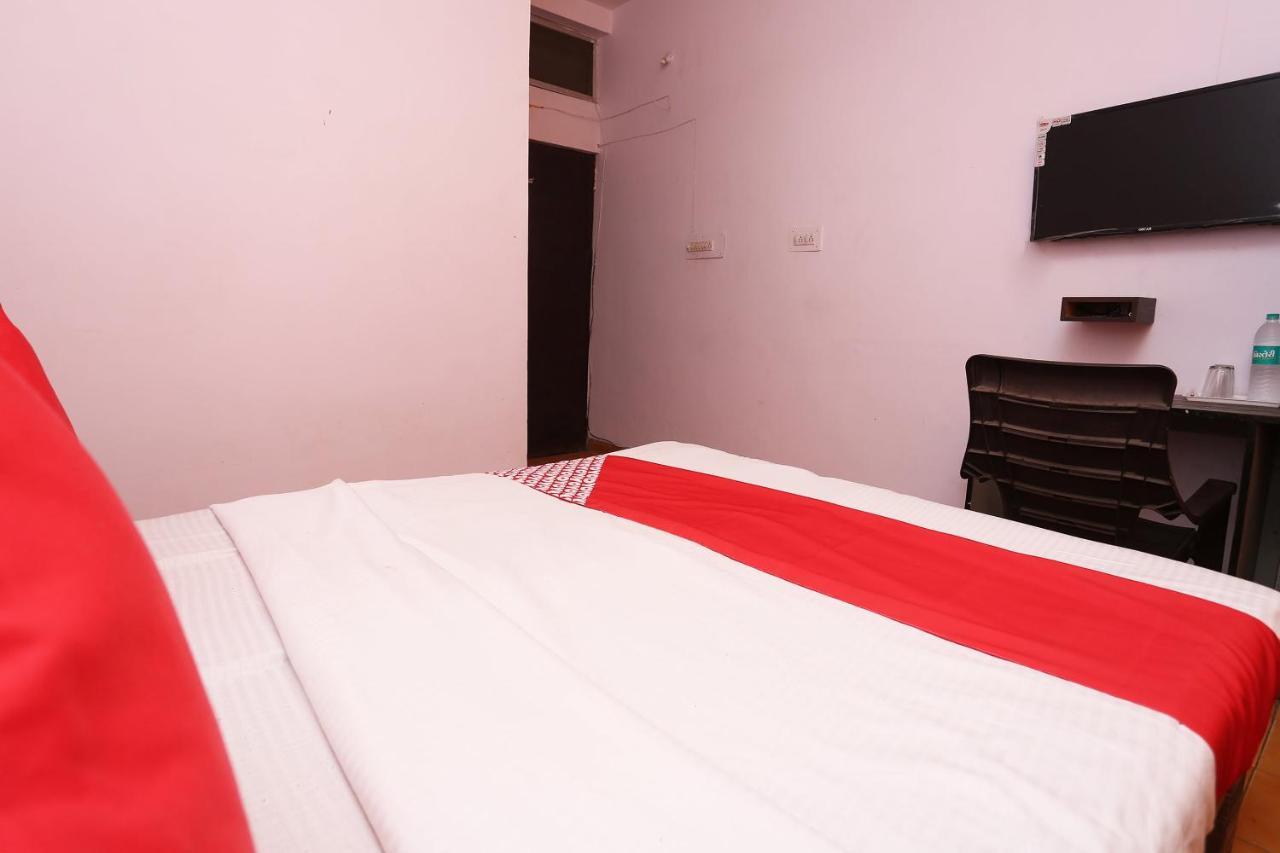 Oyo 37533 Hotel Ashirwad Dzsabalpur Kültér fotó