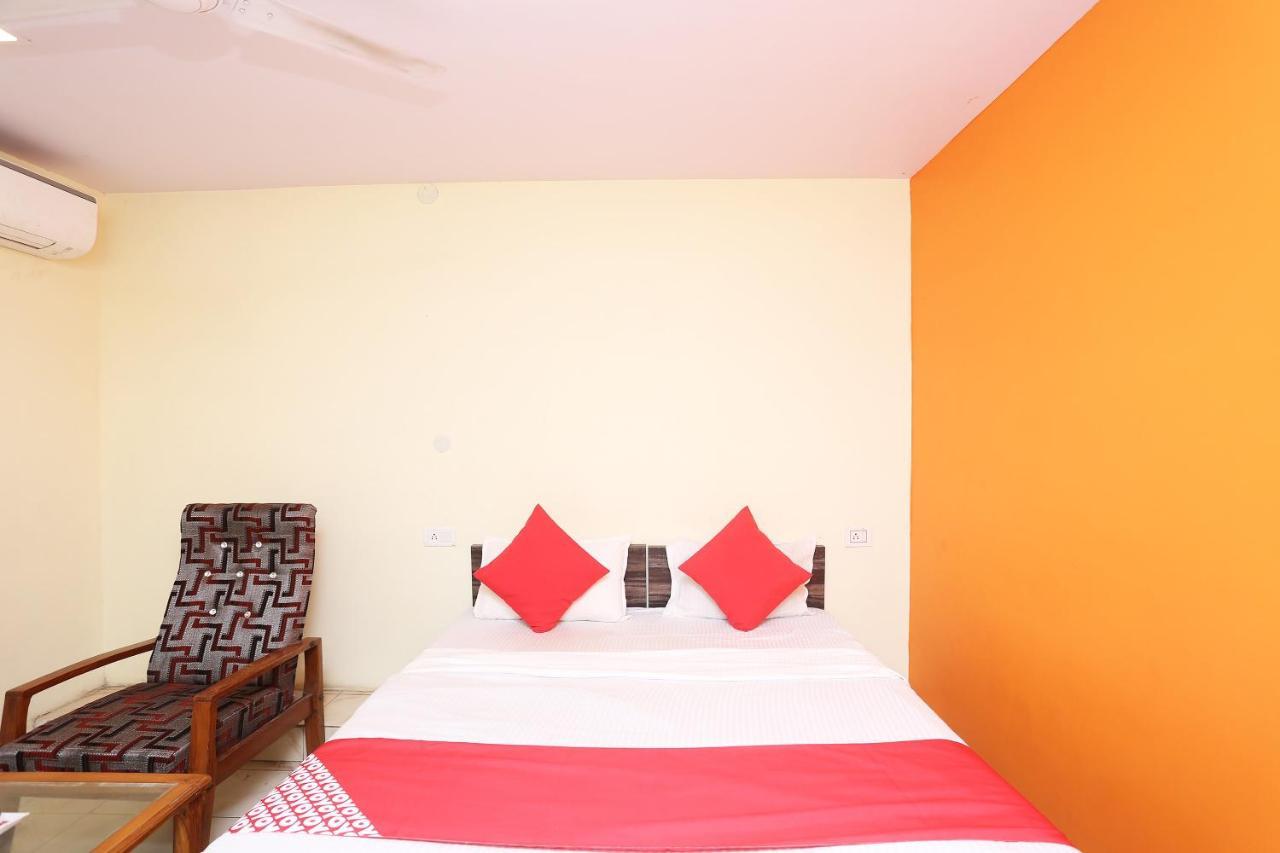 Oyo 37533 Hotel Ashirwad Dzsabalpur Kültér fotó