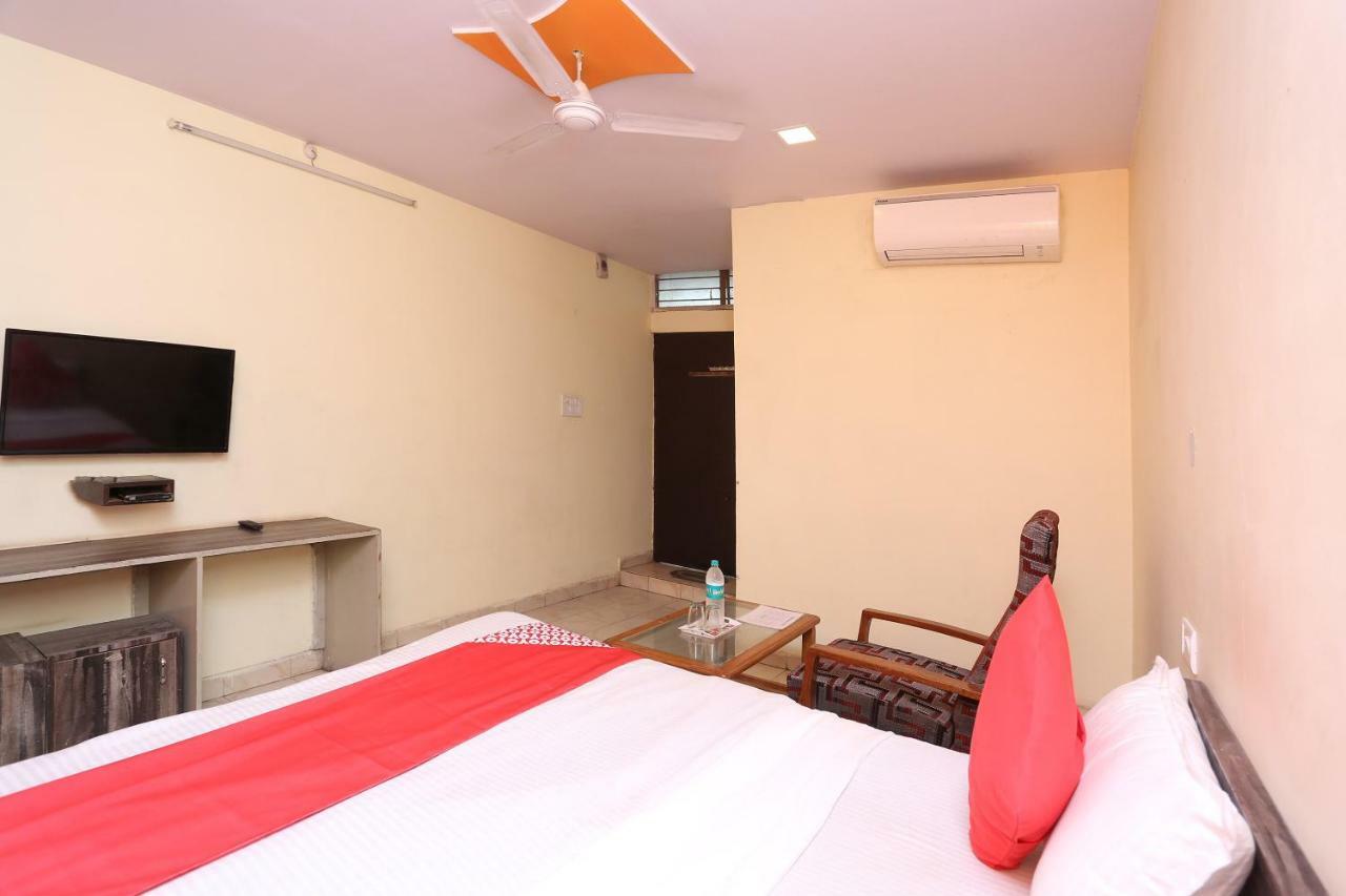 Oyo 37533 Hotel Ashirwad Dzsabalpur Kültér fotó